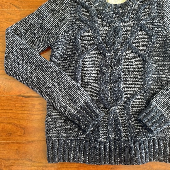 COPY - Abercrombie & Fitch Blue Slim Rib Cable Knit Crewneck Sweater - Picture 3 of 13